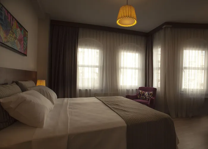 Cordis Hotel 3*